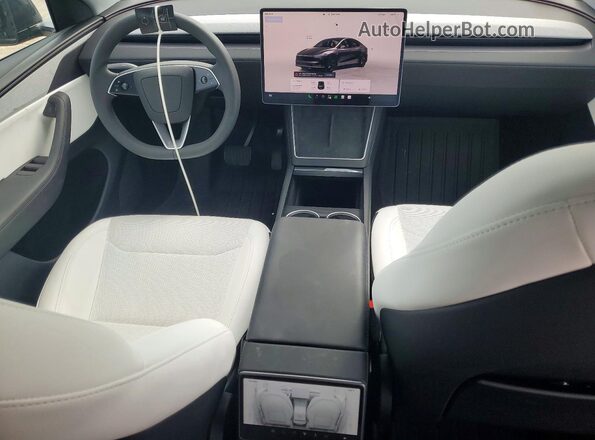 7SAYGDEDXTF437983 2026 TESLA MODEL Charcoal წინა პანელის ხედი