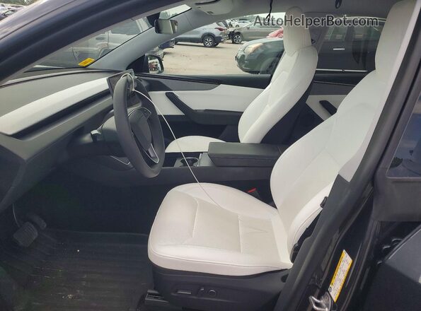 7SAYGDEDXTF437983 2026 TESLA MODEL Charcoal წინა სალონის ხედი