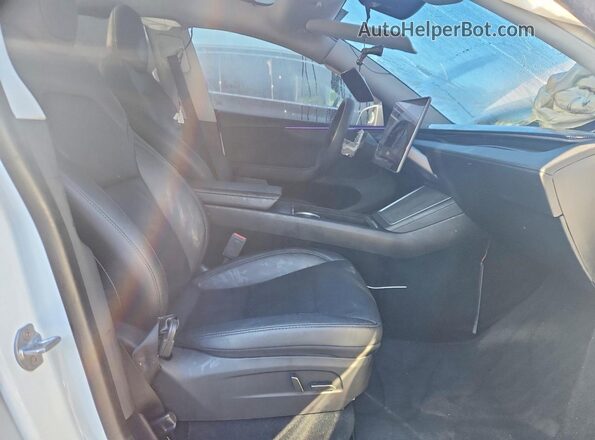 7SAYGDEDXTF460888 2026 TESLA MODEL Белый Вид салона спереди
