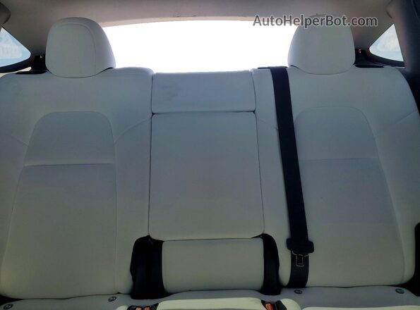 7SAYGDEE0NF312440 2022 TESLA MODEL Blue Հետևի նստատեղերի տեսք
