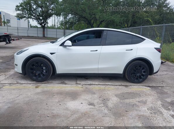 7SAYGDEE0PA024918 2023 TESLA MODEL Y White სალონის 360-გრადუსიანი ხედი