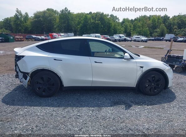 7SAYGDEE0PA041282 2023 TESLA MODEL Y White Вид задньої частини салону