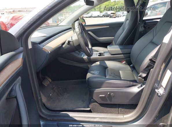 7SAYGDEE0PA045171 2023 TESLA MODEL Y Серый Вид салона спереди
