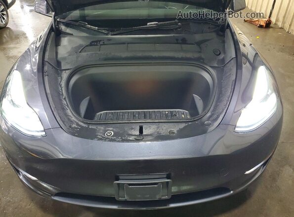 7SAYGDEE0RA241498 2024 TESLA MODEL Gray Widok wnętrza z tyłu