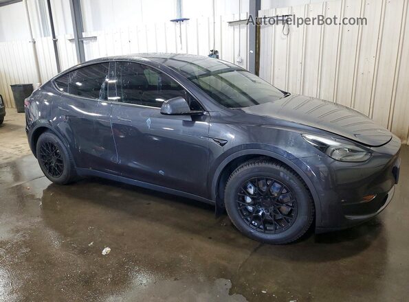 7SAYGDEE0RA241498 2024 TESLA MODEL Gray Przód prawy