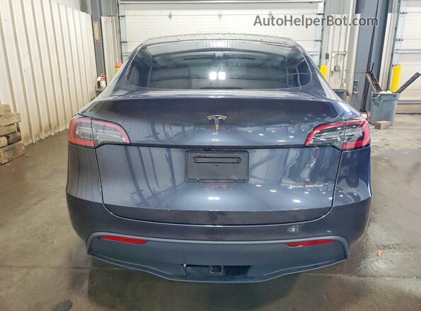 7SAYGDEE0RA241498 2024 TESLA MODEL Gray Widok z tyłu