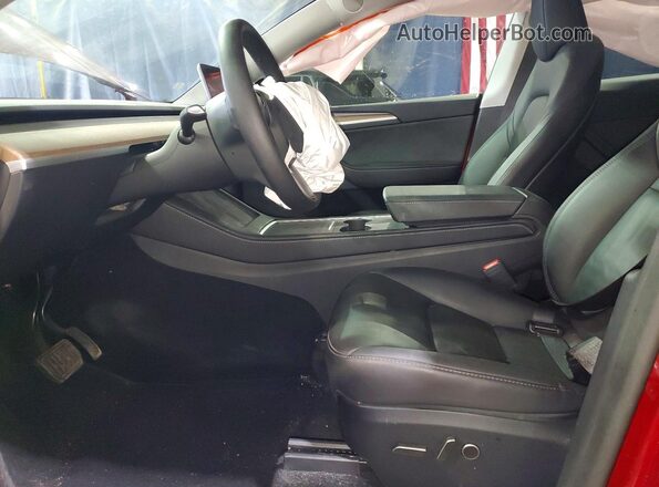 7SAYGDEE0RA283296 2024 TESLA MODEL Red წინა სალონის ხედი