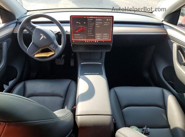 7SAYGDEE0RF019997 2024 TESLA MODEL Red Vista del salpicadero