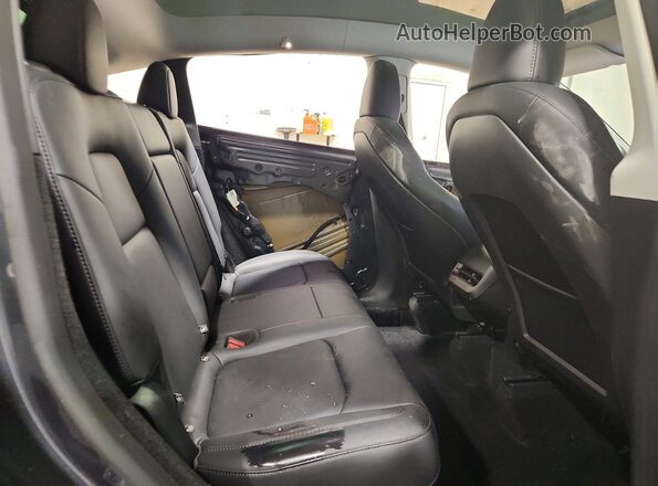 7SAYGDEE0SA352137 2025 TESLA MODEL Gray Вид задньої частини салону
