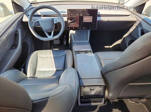 7SAYGDEE0TA486793 2026 TESLA MODEL Charcoal Vista del salpicadero