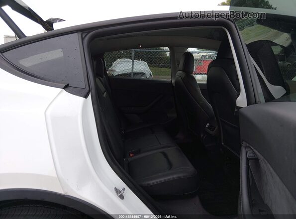 7SAYGDEE1NF332650 2022 TESLA MODEL Y White VIN sticker view
