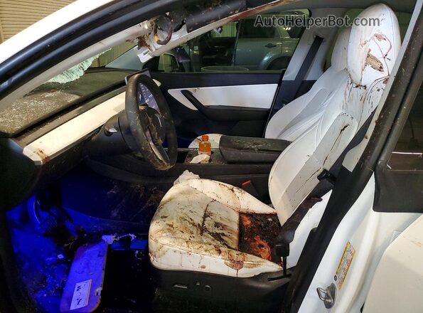7SAYGDEE1NF354647 2022 TESLA MODEL White Вид салону спереду