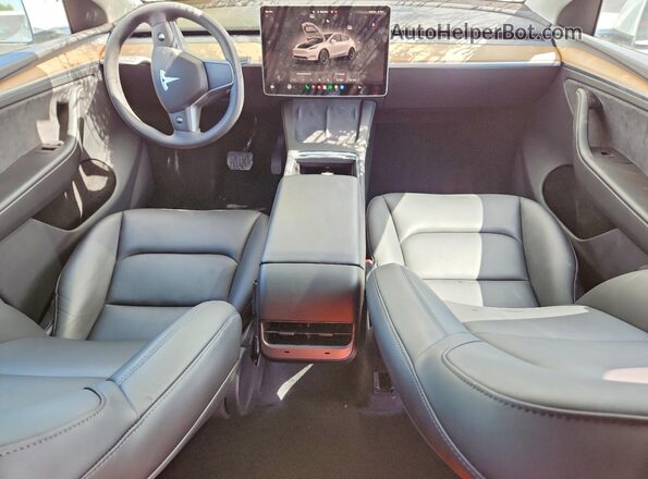 7SAYGDEE1PA129418 2023 TESLA MODEL Белый Вид панели приборов