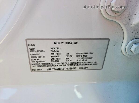 7SAYGDEE1PA129418 2023 TESLA MODEL Белый Вид наклейки с VIN-кодом