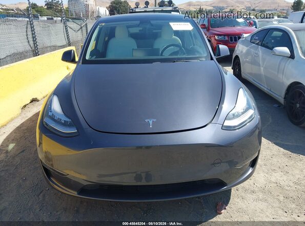 7SAYGDEE1PF608277 2023 TESLA MODEL Y Gray Սարքավորումների վահանակի տեսք