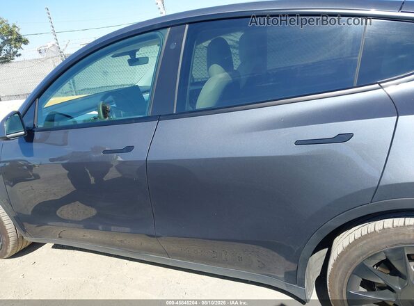 7SAYGDEE1PF608277 2023 TESLA MODEL Y Gray Սալոնի 360 աստիճան տեսք