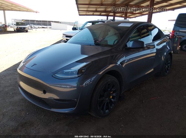7SAYGDEE1PF644762 2023 TESLA MODEL Y Gray Przód lewy