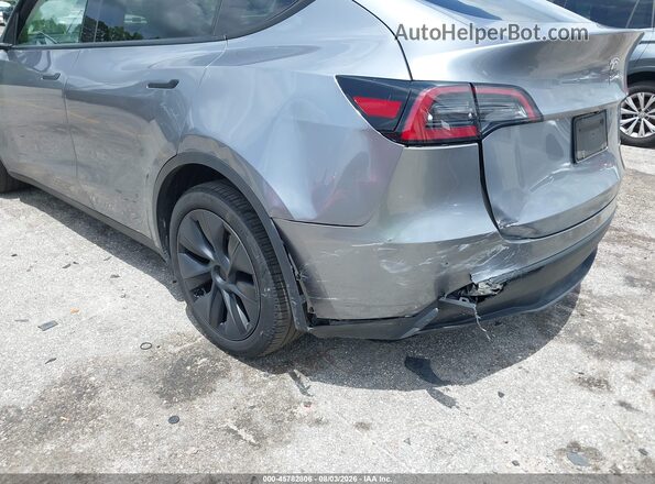 7SAYGDEE1RA309582 2024 TESLA MODEL Y Gray Вид спереду