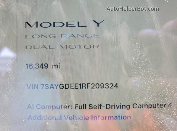 7SAYGDEE1RF209324 2024 TESLA MODEL White Սարքավորումների վահանակի տեսք
