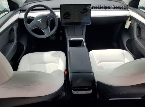 7SAYGDEE1RF209324 2024 TESLA MODEL White Առջևի վահանակի տեսք
