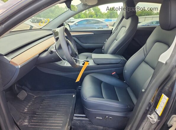 7SAYGDEE1SA355497 2025 TESLA MODEL Синий Вид салона спереди