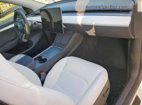 7SAYGDEE1SF263437 2025 TESLA MODEL White Առջևի վահանակի տեսք