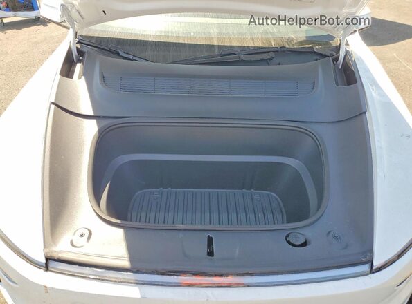7SAYGDEE1TF451487 2026 TESLA MODEL Белый Вид подкапотного пространства
