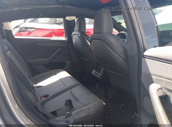 7SAYGDEE1TF650538 2026 TESLA MODEL Y Gray Vista de la etiqueta del VIN