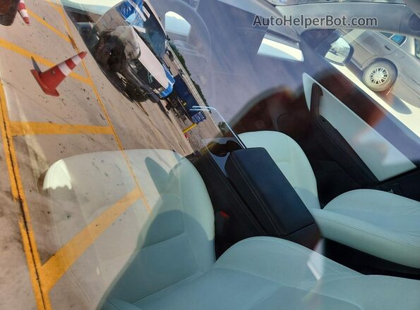 7SAYGDEE2NF368234 2022 TESLA MODEL Gray Dashboard view