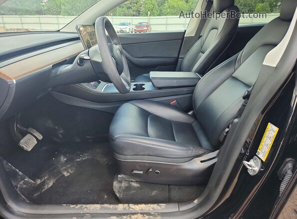 7SAYGDEE2NF427749 2022 TESLA MODEL Черный Вид салона спереди