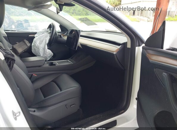 7SAYGDEE2PF747107 2023 TESLA MODEL Y White Front interior view