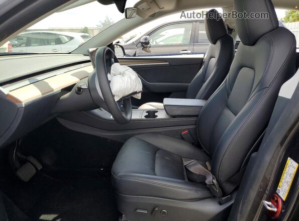 7SAYGDEE2RF032475 2024 TESLA MODEL Угольный Вид салона спереди