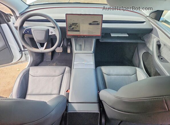 7SAYGDEE2TA387084 2026 TESLA MODEL White Вид панелі приладів