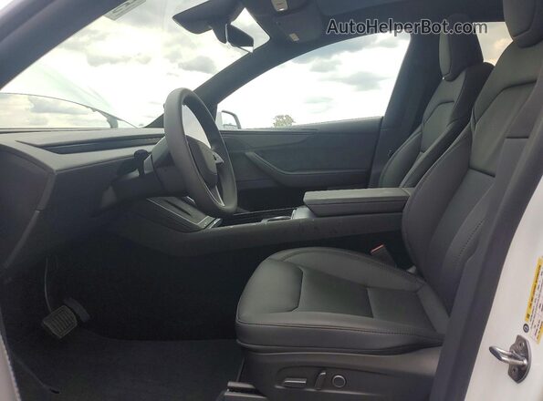 7SAYGDEE2TA714969 2026 TESLA MODEL White Widok wnętrza z przodu