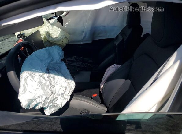 7SAYGDEE2TF391588 2026 TESLA MODEL Charcoal წინა სალონის ხედი