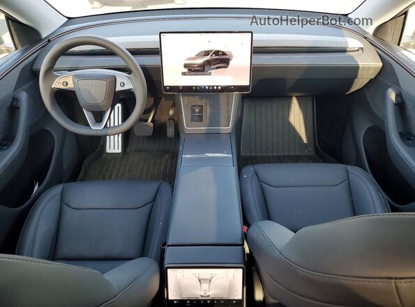 7SAYGDEE2TF408163 2026 TESLA MODEL Серый Вид панели приборов