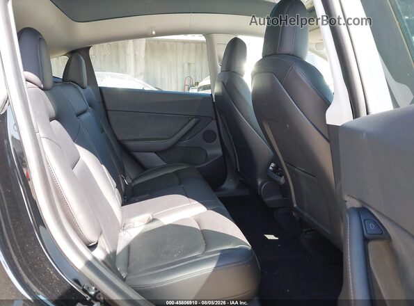 7SAYGDEE3NF359378 2022 TESLA MODEL Y Black VIN կոդի պիտակի տեսք
