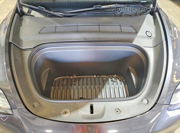 7SAYGDEE3RA232861 2024 TESLA MODEL Gray Widok komory silnika