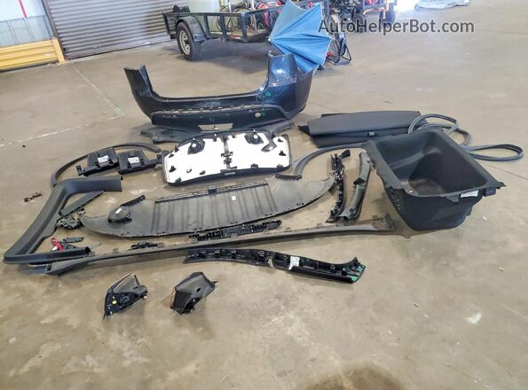 7SAYGDEE3RA232861 2024 TESLA MODEL Gray Widok naklejki z numerem VIN