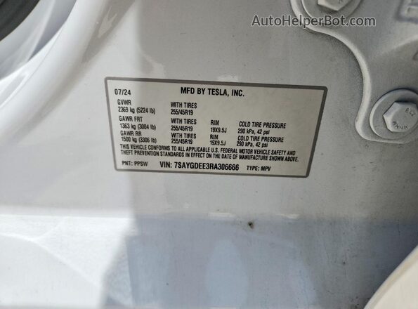 7SAYGDEE3RA306666 2024 TESLA MODEL White ძრავის განყოფილების ხედი