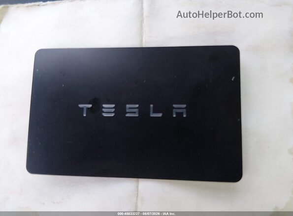 7SAYGDEE3RF025759 2024 TESLA MODEL Y Красный Вид панели приборов