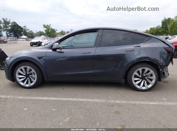 7SAYGDEE3TA390463 2026 TESLA MODEL Y Gray 360 interior view