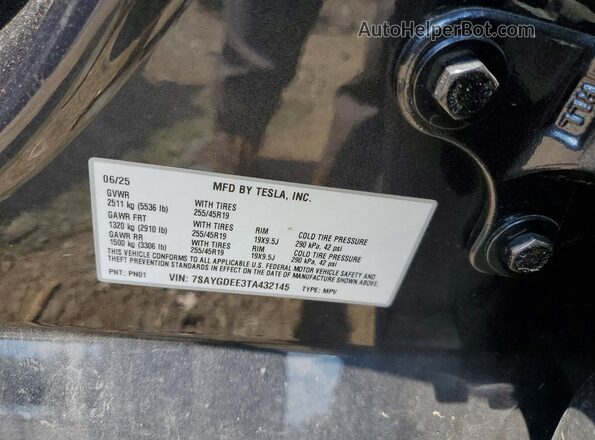 7SAYGDEE3TA432145 2026 TESLA MODEL Gray ძრავის განყოფილების ხედი