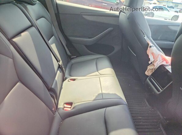 7SAYGDEE3TA457241 2026 TESLA MODEL Red Հետևի նստատեղերի տեսք