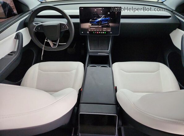 7SAYGDEE3TF440376 2026 TESLA MODEL Blue Առջևի վահանակի տեսք