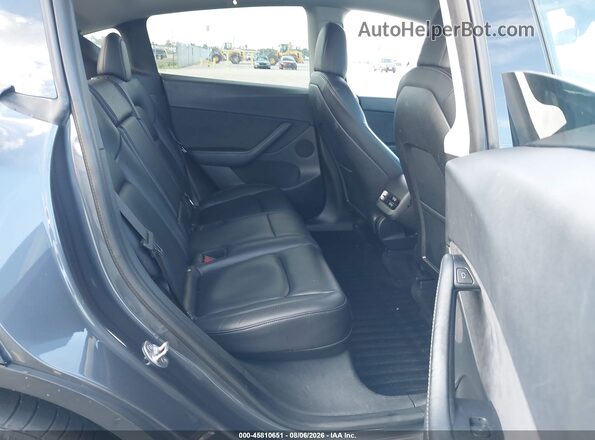 7SAYGDEE4NF367523 2022 TESLA MODEL Y Gray VIN կոդի պիտակի տեսք