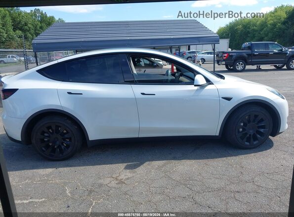 7SAYGDEE4NF435920 2022 TESLA MODEL Y White Vista interior trasera