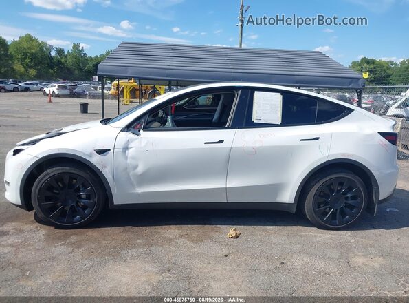 7SAYGDEE4NF435920 2022 TESLA MODEL Y White Vista interior de 360 grados