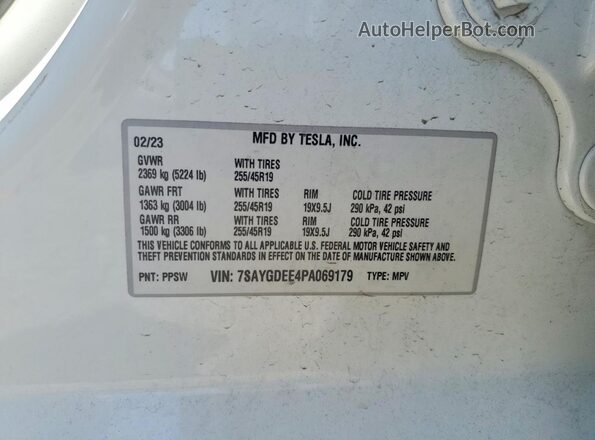7SAYGDEE4PA069179 2023 TESLA MODEL White Widok naklejki z numerem VIN