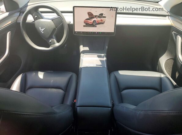 7SAYGDEE4PA069179 2023 TESLA MODEL White Widok deski rozdzielczej